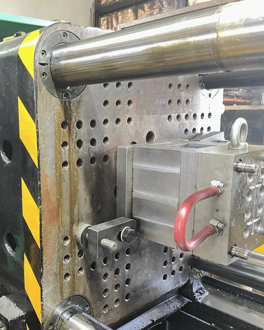 Seal mould mounted in an injection moulding machine